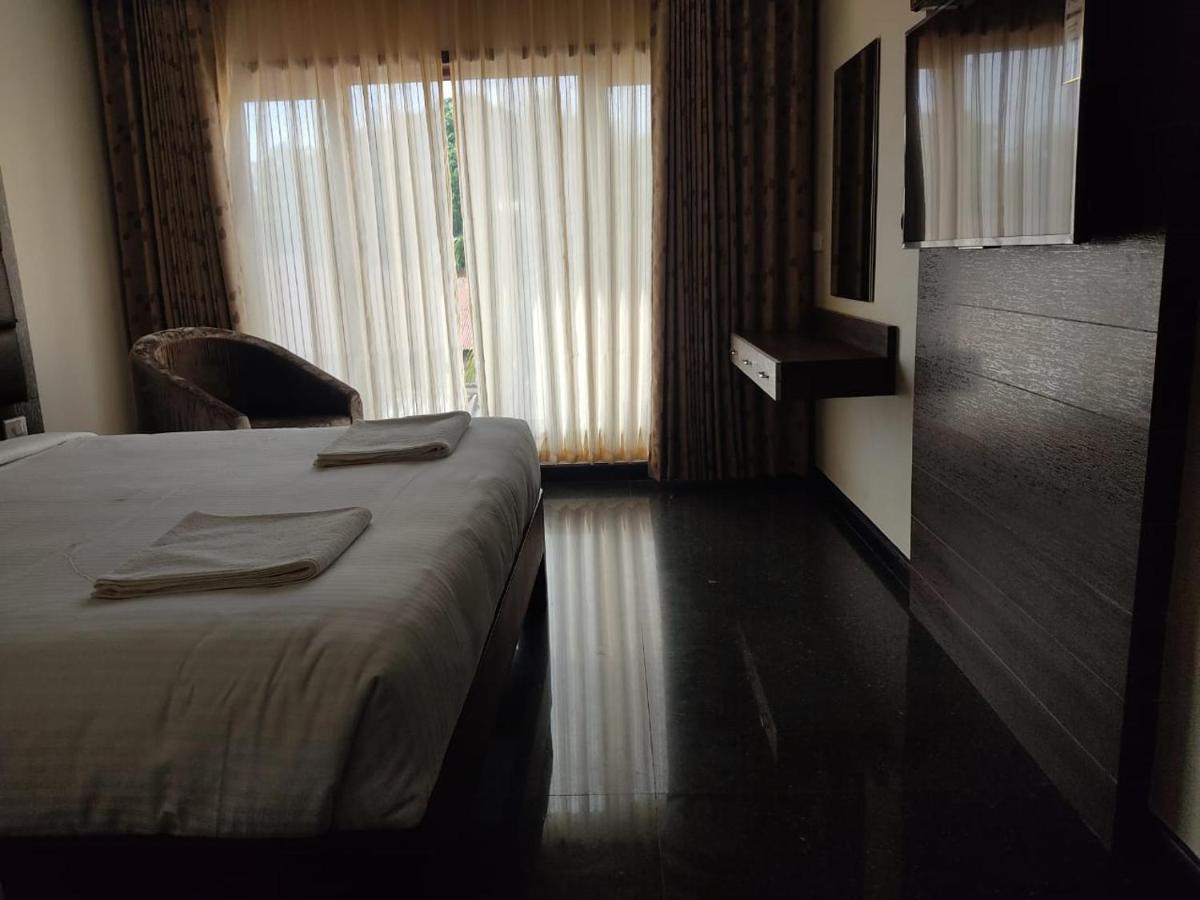 Hotel Vijayarani Tiruchirappalli Εξωτερικό φωτογραφία